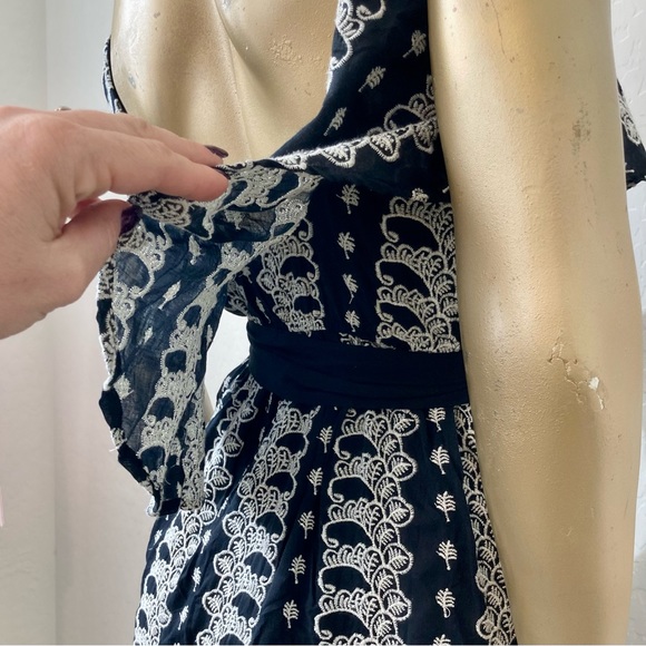 LOVE THE LABEL Black maxi dress w/ white embroidery- Ruffle collar-sleeveless XS - Picture 10 of 12